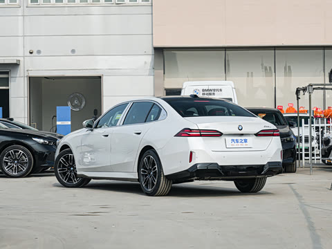 2026�� �Ŀ� 525Li M�˶���װ