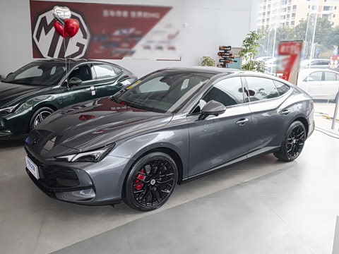 2026�� 2.0T Trophy+ �����˶���