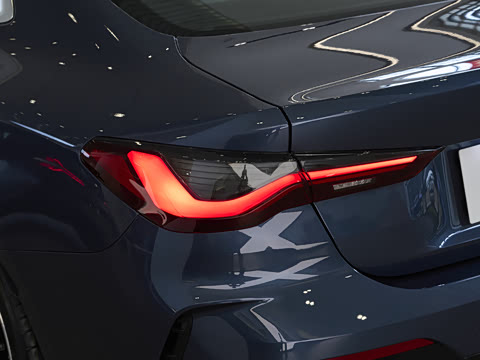 2026�� 425i M�˶���װ