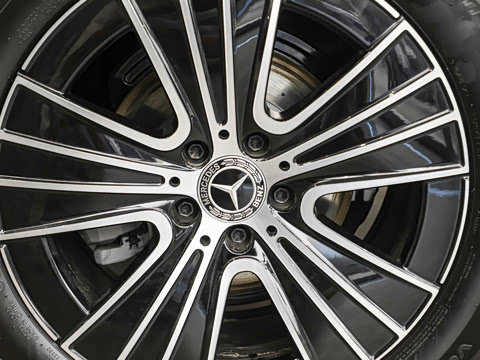 2026�� �Ŀ� E 260 L