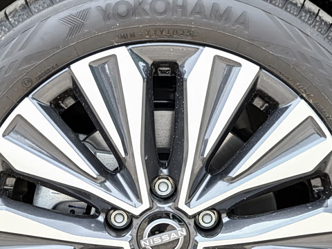 2025�� 2.0L XL-TLS ������