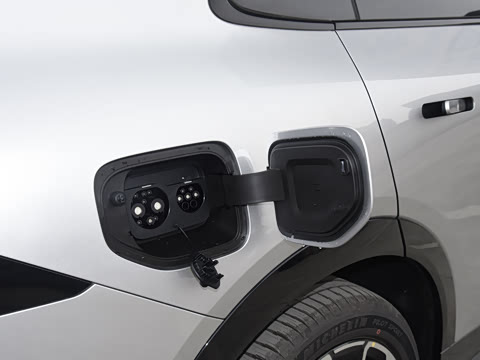 2026�� ���� 1704 Max �Ƽ���