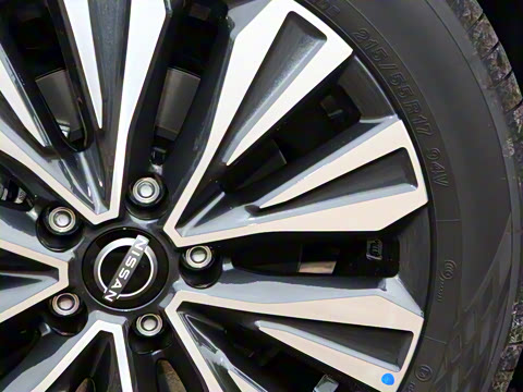 2025�� 2.0L XL-TLS ������