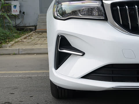 2027�� ���� 1.5L CVT������