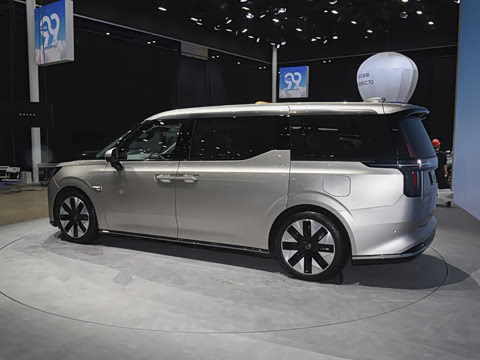 2027�� Ultra ����