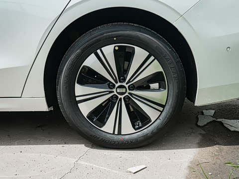 2026�� EM-i 235km ̽��+��