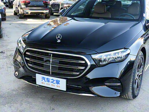 2026�� E 260 L �����