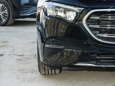 2026�� E 260 L �����