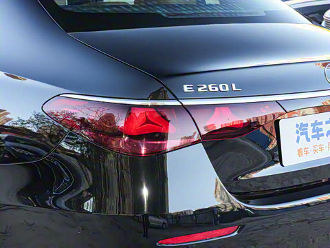 2026�� E 260 L �����