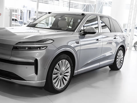 2025�� Ultra ������