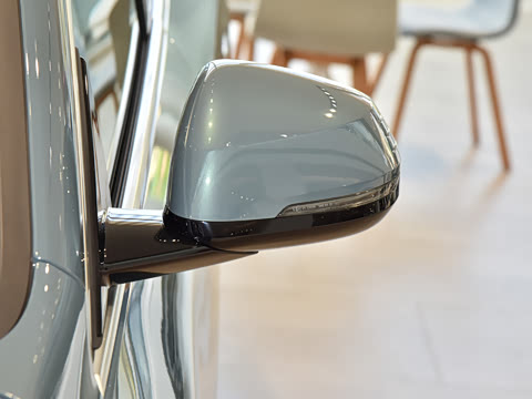 2025�� sDrive25i M�˶���װ