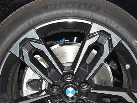 2025�� sDrive25i M�˶���װ