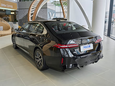 2026�� �Ŀ� eDrive 35L M�˶���װ