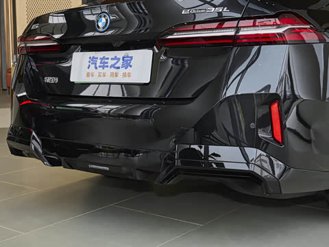 2026�� �Ŀ� eDrive 35L M�˶���װ