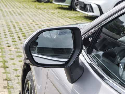 2026�� 2.0S �˶���