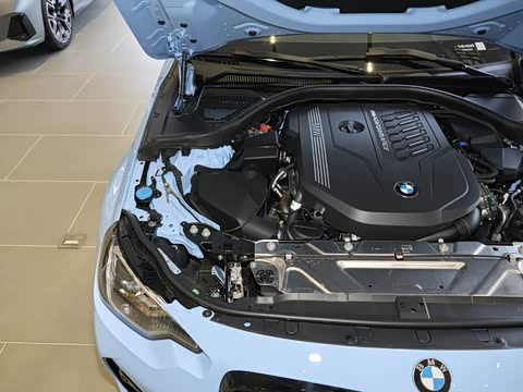 2026�� M240i xDrive