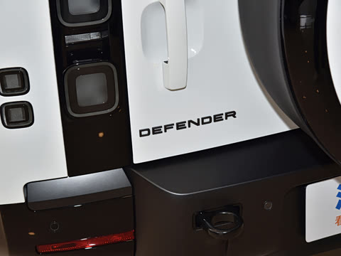 2026�� 110 3.0T P400 X-Dynamic HSE