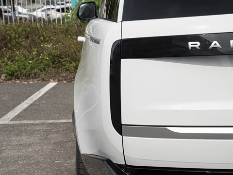 2026�� 3.0 L6 400PS AB�����