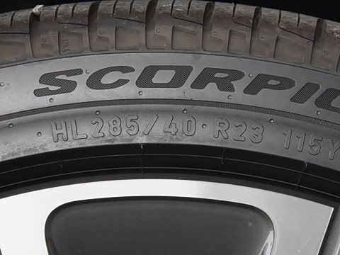 2026�� 3.0 L6 400PS AB�����