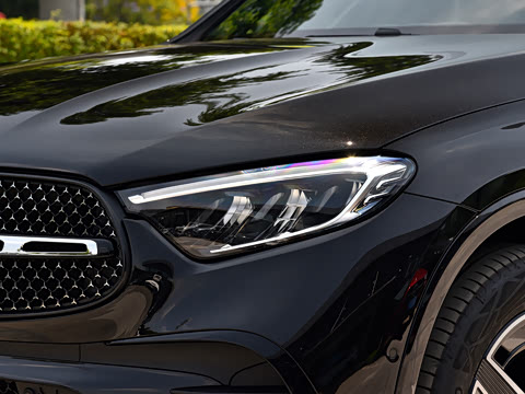 2026�� �Ŀ� GLC 260 4MATIC ����SUV