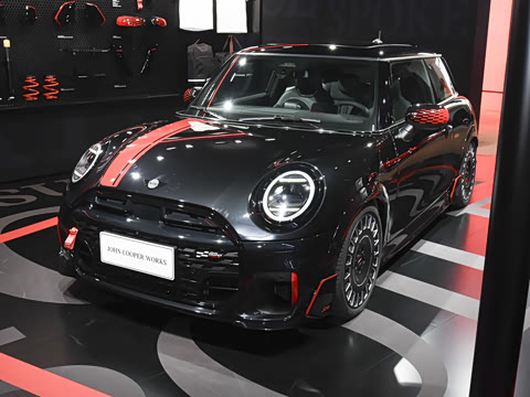 2025�� JOHN COOPER WORKS