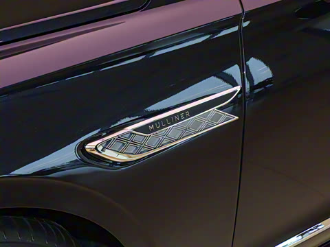 2026�� 4.0T V8 Mulliner