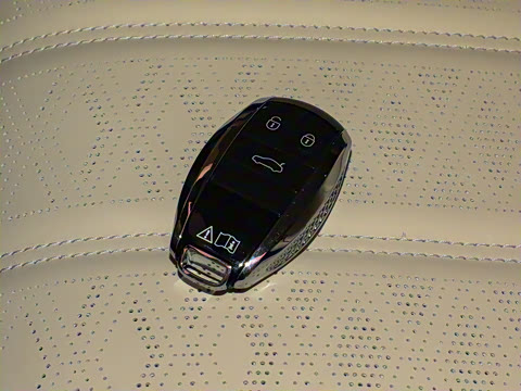 2026�� 4.0T V8 Mulliner