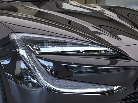 2025�� EV �����콢��