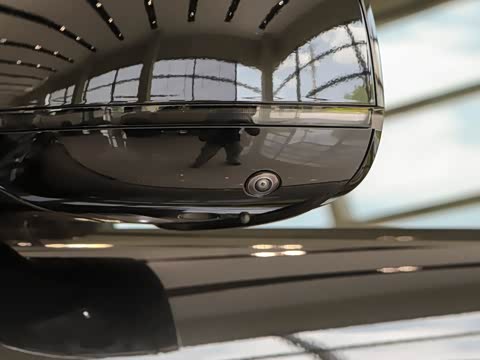 2026�� 3.0 L6 360PS SE�����
