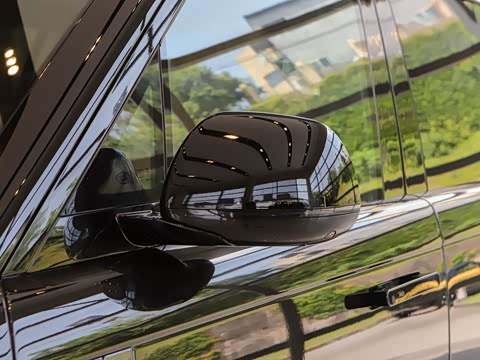 2026�� 3.0 L6 360PS SE�����