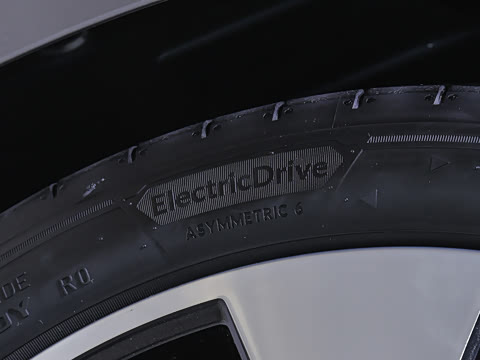 2026�� quattro Ǭ���Ǽݰ�
