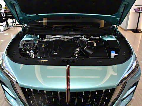 2025�� 2.0T ������