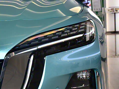 2025�� 2.0T ������