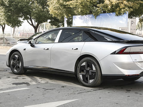 2026�� ���� 615 Max �콢��