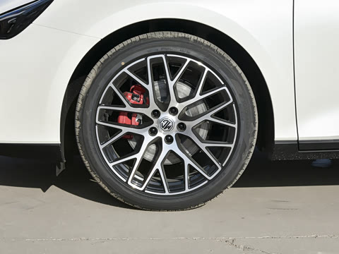 2026�� 2.0T 405 AT������