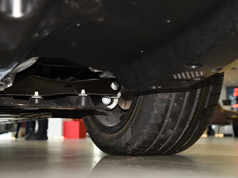 2026�� �Ŀ� eDrive 40L M�˶���װ