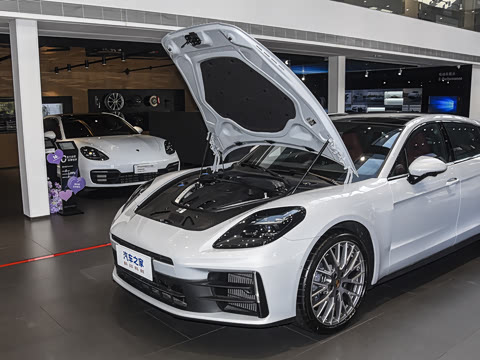 2024�� Panamera 4 �����ӳ��� 2.9T