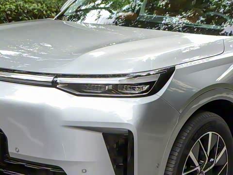 2025�� Ǭ�� UItra 6��