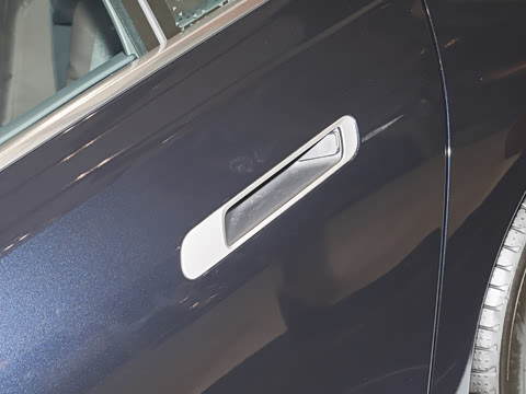 2026�� 735Li M�˶���װ