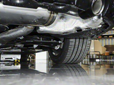 2025�� 225i M�˶���ҹ��װ