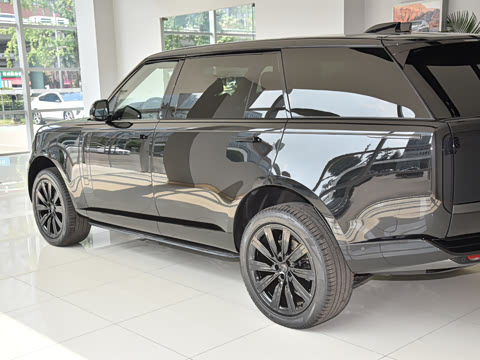 2026�� 3.0 L6 400PS �ڿ���