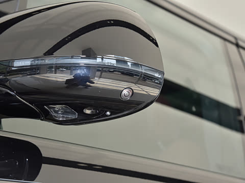 2026�� 3.0 L6 400PS �ڿ���