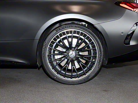 2025 Ŀ AMG CLE 53 4MATIC+ ܳ