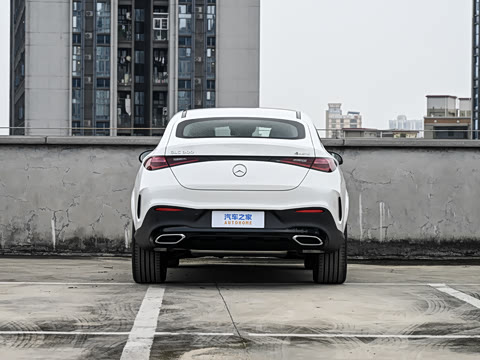 2026�� �Ŀ� GLC 300 4MATIC ����SUV