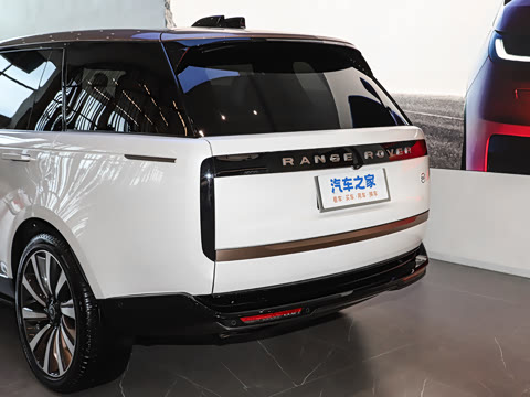 2025�� 4.4 V8 SV���ٴ����ӳ��� 4��