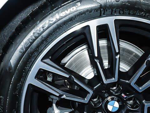 2026�� �Ŀ� 530Li ������ M�˶���װ