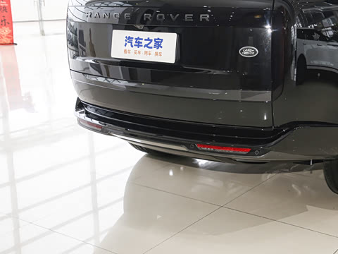 2026�� 3.0 L6 400PS SE�����