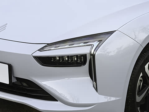 2026�� 705km MAX����������