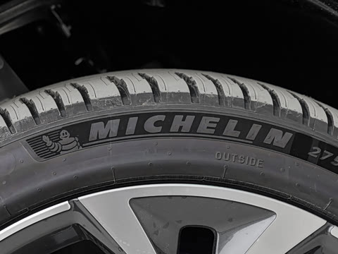 2026�� �Ŀ� xDrive 40Li M�˶���ҹ��װ