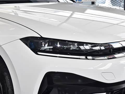 2026�� L 300TSI DSG ��Ӣ��